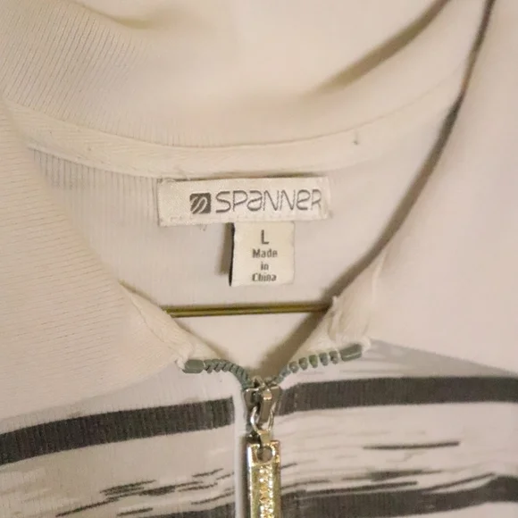 SPANNER WOMENS SIZE LARGE GREY & WHITE STRIPE ZIPPER SHIRT - Picture 3 of 4